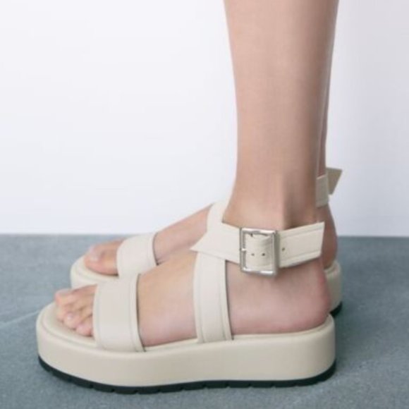 Zara Beige Flat Leather Sandals - Picture 1 of 7